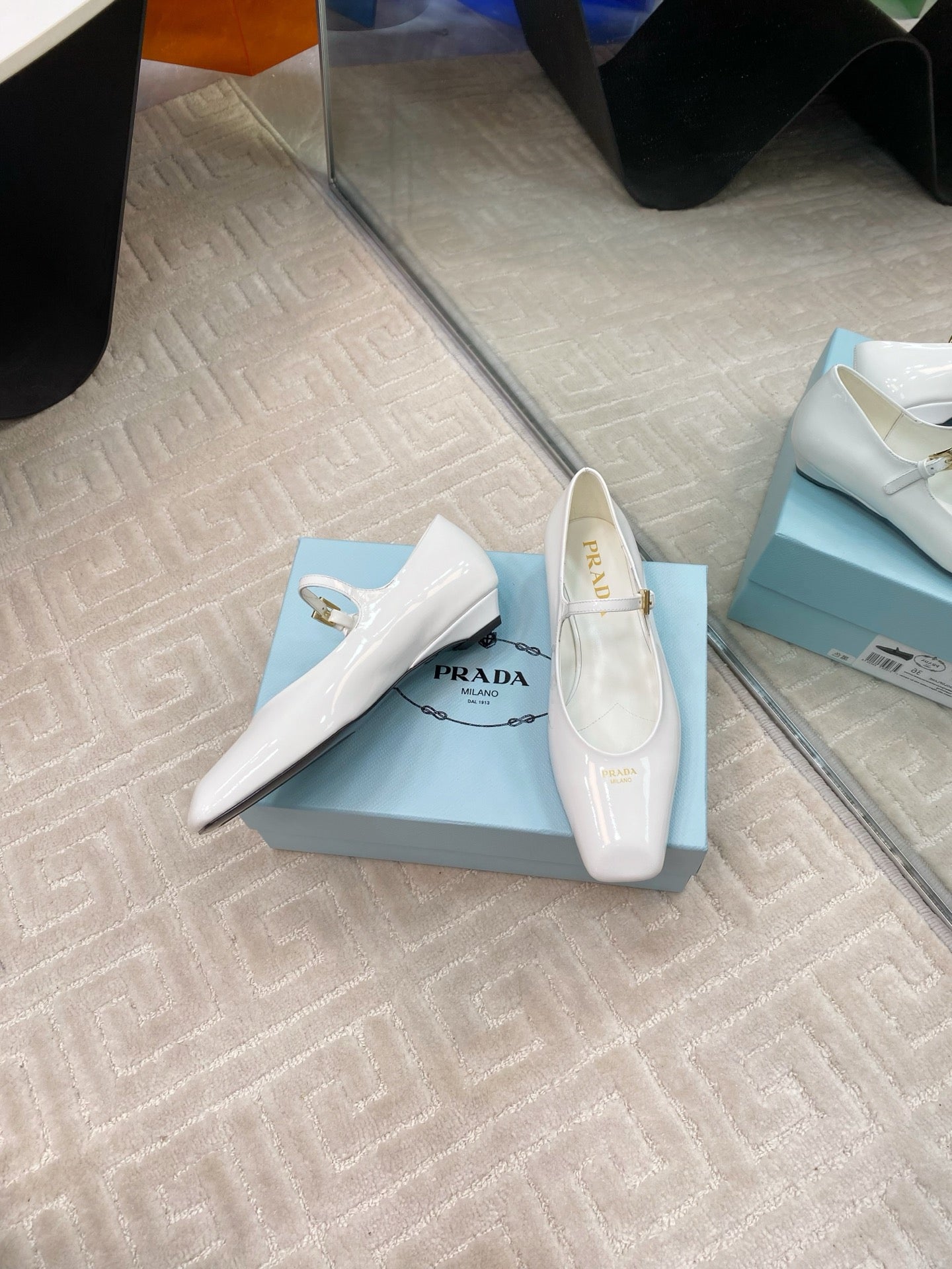 PRADA MARY JANE FLATS SQUARE TOE IN WHITE PATENT SHEEPSKIN
