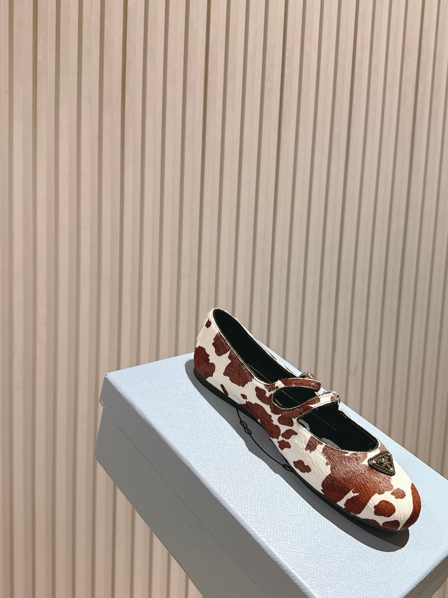 PRADA 25S CRYSTAL EMBELLISHED BALLERINA IN WHITE AND RK BROWN FUR