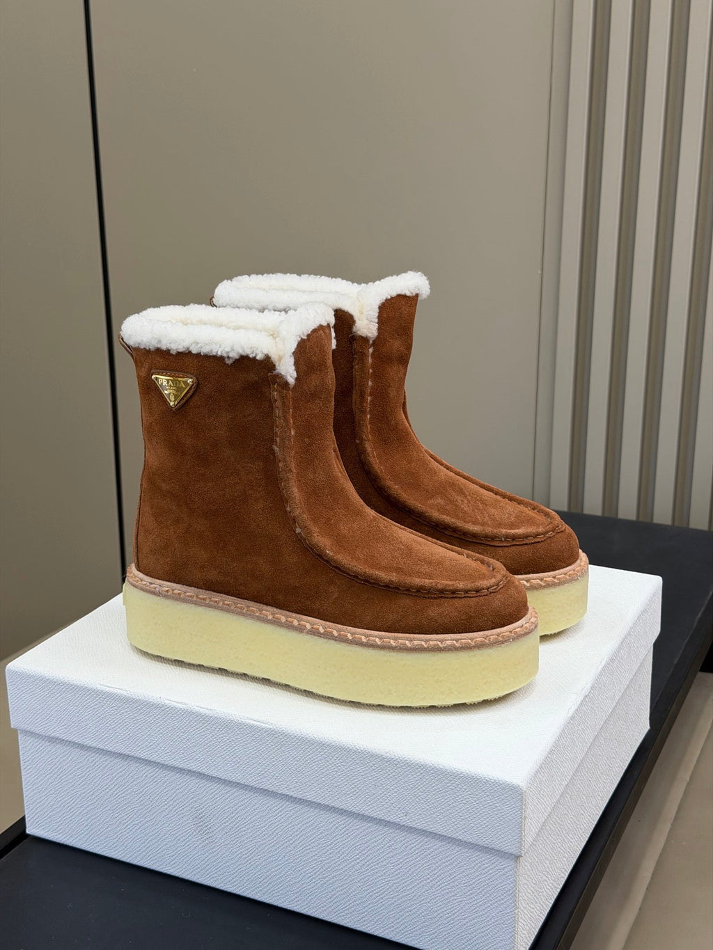 PRADA 25S PLATFORM ANKLE BOOTS 40 MM IN RK BROWN SUEDE SHEARLING-LINED