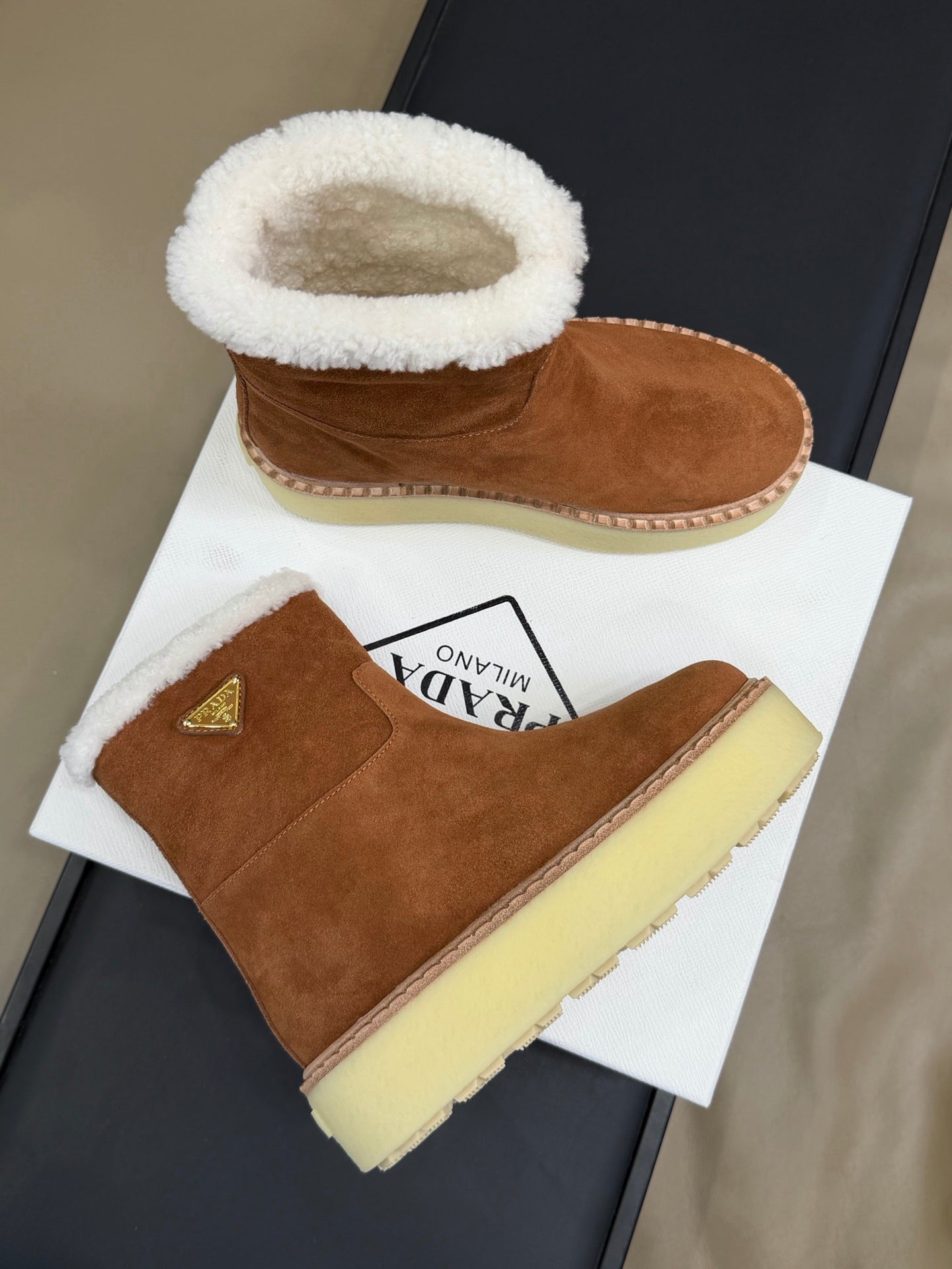PRADA 25S ANKLE BOOTS 40 MM IN RK BROWN SUEDE SHEARLING-LINED